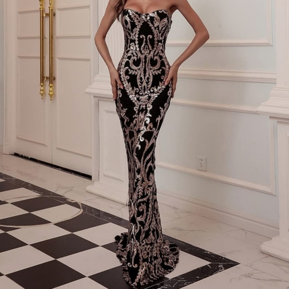 Miss ord Strapless Sequin DRESS - Picture 3 of 3